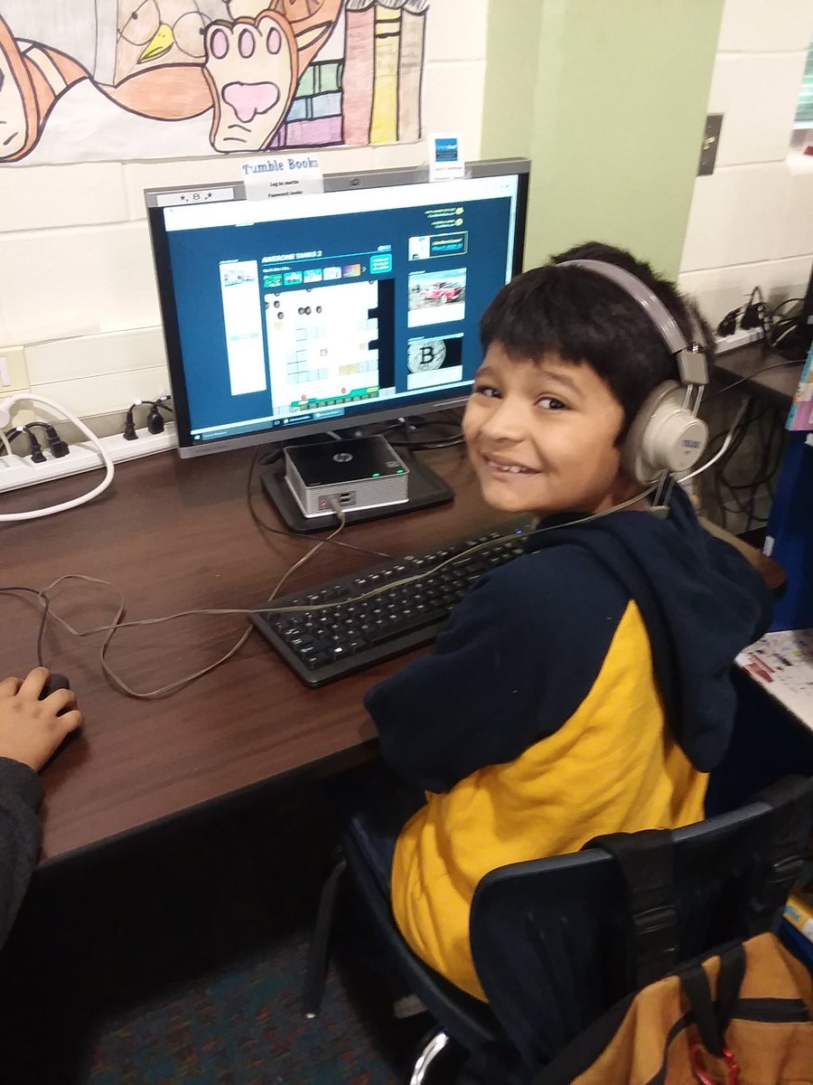 RubideHoyos1's tweet image. Getting creative at #MakerMorning Monday. #MartinInspired