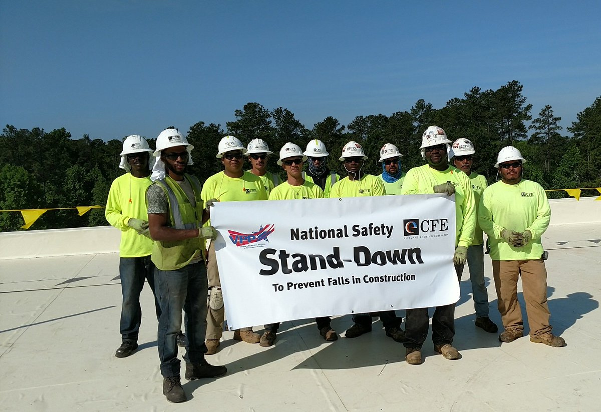 EvansRoofingCo's tweet photo. The CFE, Inc. North Carolina Division kicks off the National Safety Stand-Down! They are doing a fantastic job at this project in Durham, NC!
#safetyfirst #StandDown4Safety #OSHAVPP #NorthCarolina #evansroofingcompany #roofing #commercialroofing #roofingcontractor #construction https://t.co/01vNAYQ7mM