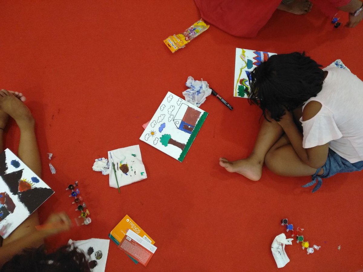 SoulSpace_In's tweet photo. @reliancetrends offered an unique and exciting platform for #kids to bring out their #creativity in a fun-filled and safe environment. Here's a glimpse of the fun and memories made at @SoulSpace_In #ArenaMall. #CanvasPainting https://t.co/NYcPLnK09Z