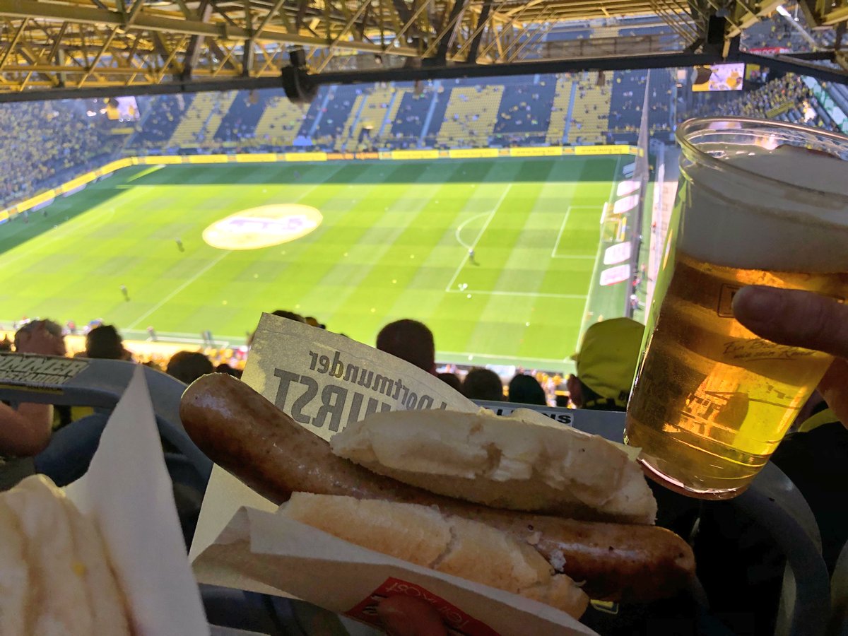 Haru_786's tweet photo. 弟とドイツ旅行🇩🇪❤

ドルトムントの試合観ながらのビールとソーセージは最高やった😍
こゆーい4泊6日！幸せな思い出！
お金貯めてまた行こう💰💶

てことで、明日からまた仕事がんばろ😂 https://t.co/qJe250foYe