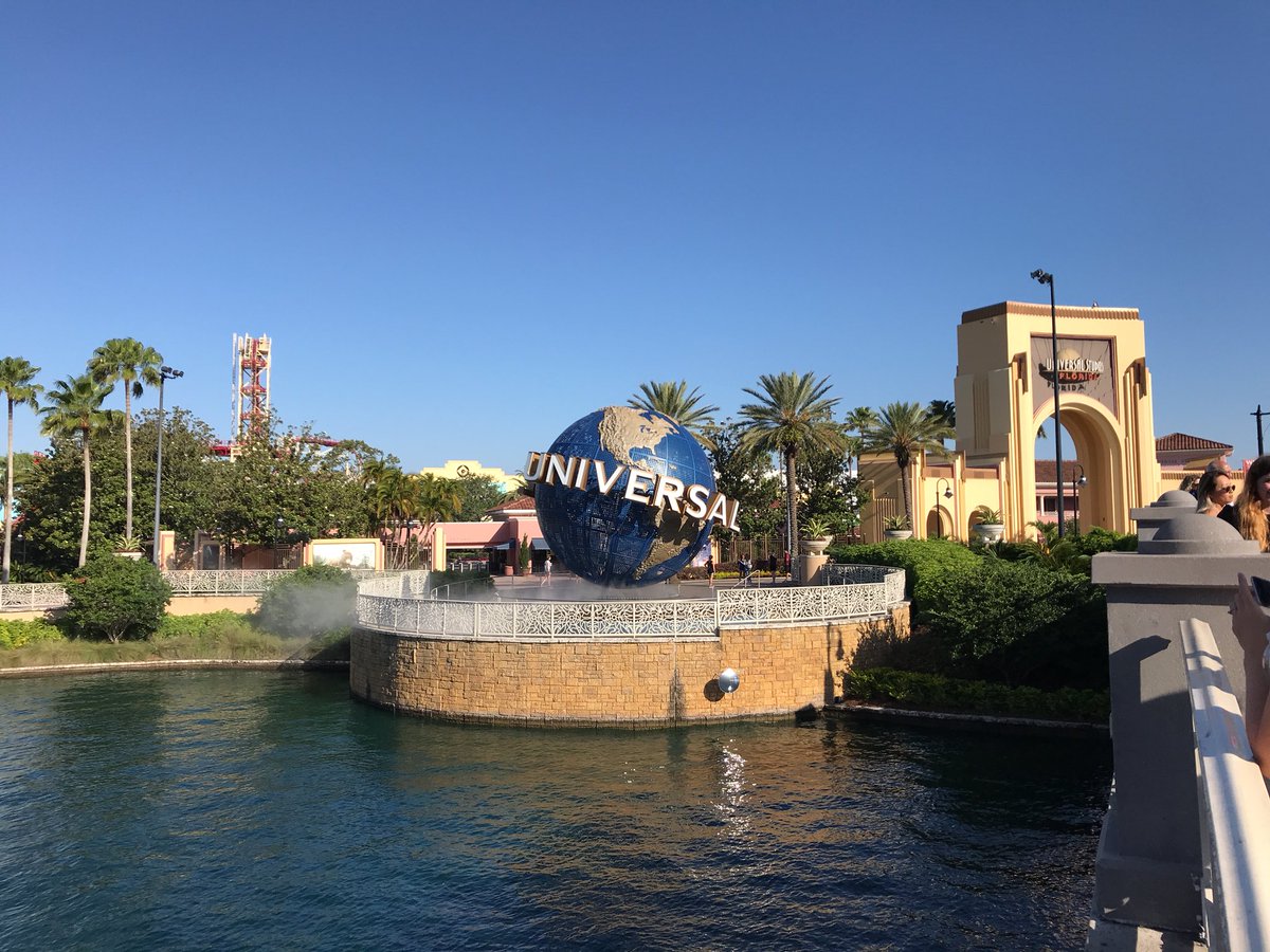 SJGarrido's tweet photo. Day 5 on the TeamAW fam - the sun’s back out and we’re heading into @UniversalORL . Can’t wait for the next 2 days #attractionpacked https://t.co/zj0ZTiIqHx