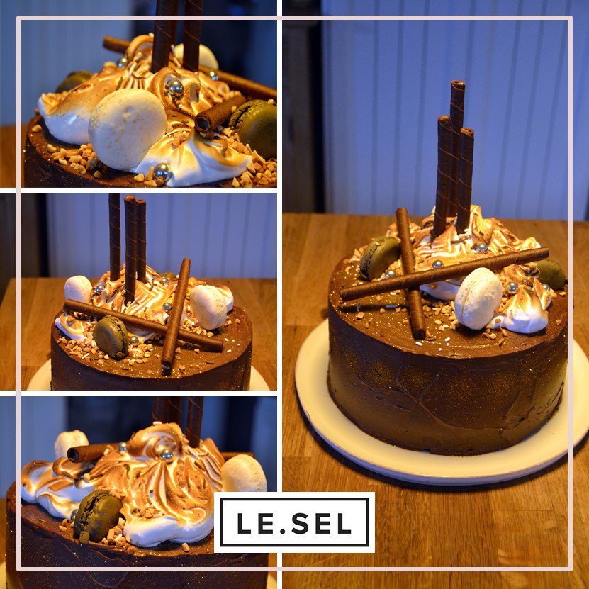 Lesellifestyle's tweet photo. With Mother's Day just a few days away, what better way to say I love you than with this pile of sheer decadence?

#fortheloveofchocolate #itstimetospoilmom #chocolatemoussecake #chocolateganache #saltedchocolateganache  #foodie #foodielifestyle #lesel #itsalifestylething https://t.co/BxcpyQHmVf