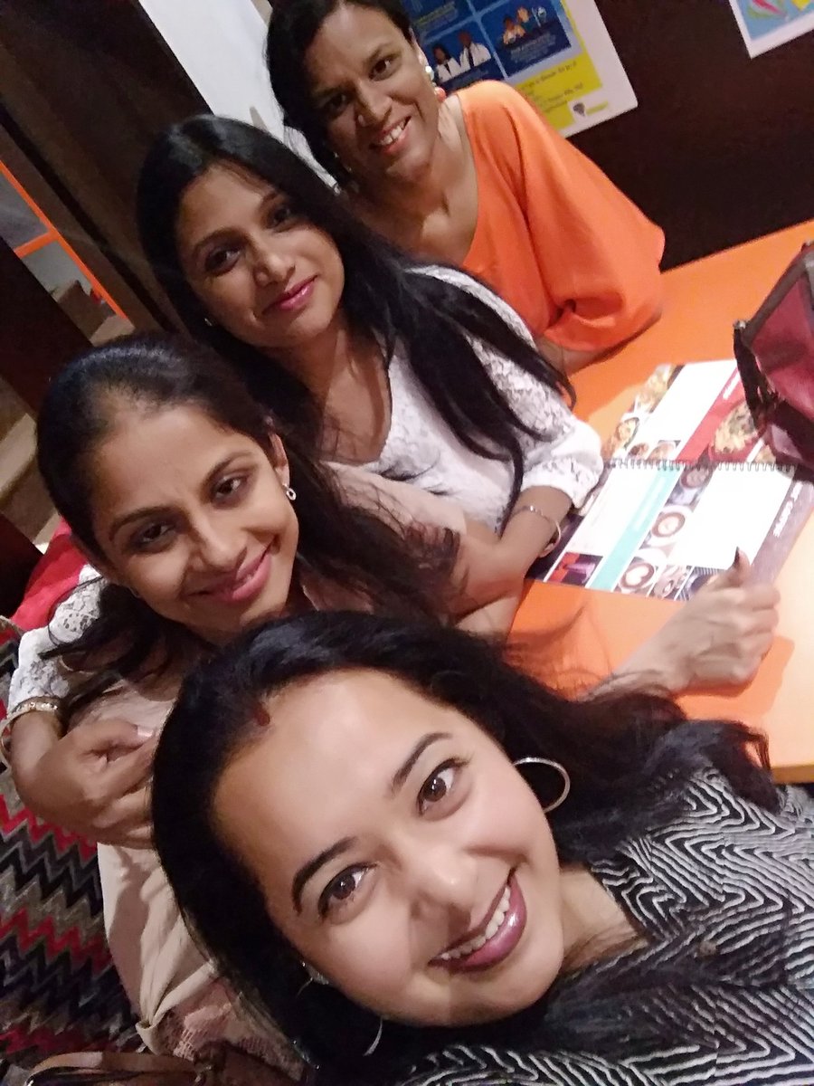 NamrataSadhvani's tweet photo. When #Bloggers Meet!
Forever grateful to @mymomspresso for bringing a tribe of such strong women into my life! @ShavetJain are you getting hiccups now coz we haven't stopped talking about you ever since we got here 🤗
#Hyderabad 
@Anupama_Dalmia @tinajsequeira @Aeshashah17 ❣️ https://t.co/q5pLi3SyXl