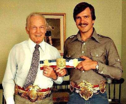 CraigHoukBoxing's tweet image. Indiana Boxing Hall of Fame packs the in 165 at @ringevents @BOXINGHALLOFAME  @BoxingHall  @BoggsKeith  @BoxerZale .