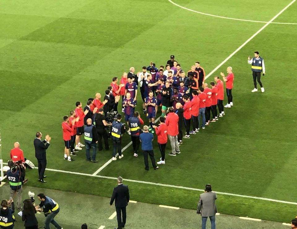 ValentinCaslop's tweet photo. A los chicos de @OT_Oficial se les tendría que hacer el pasillo en el Bernabeu
#OTBernabeu #OtDirecto7mayo #Eurovision #Almaia #AmaiaAlfredEnsayoGeneral @NoemiGaleraN @ManuGuix https://t.co/mejui5tv3A