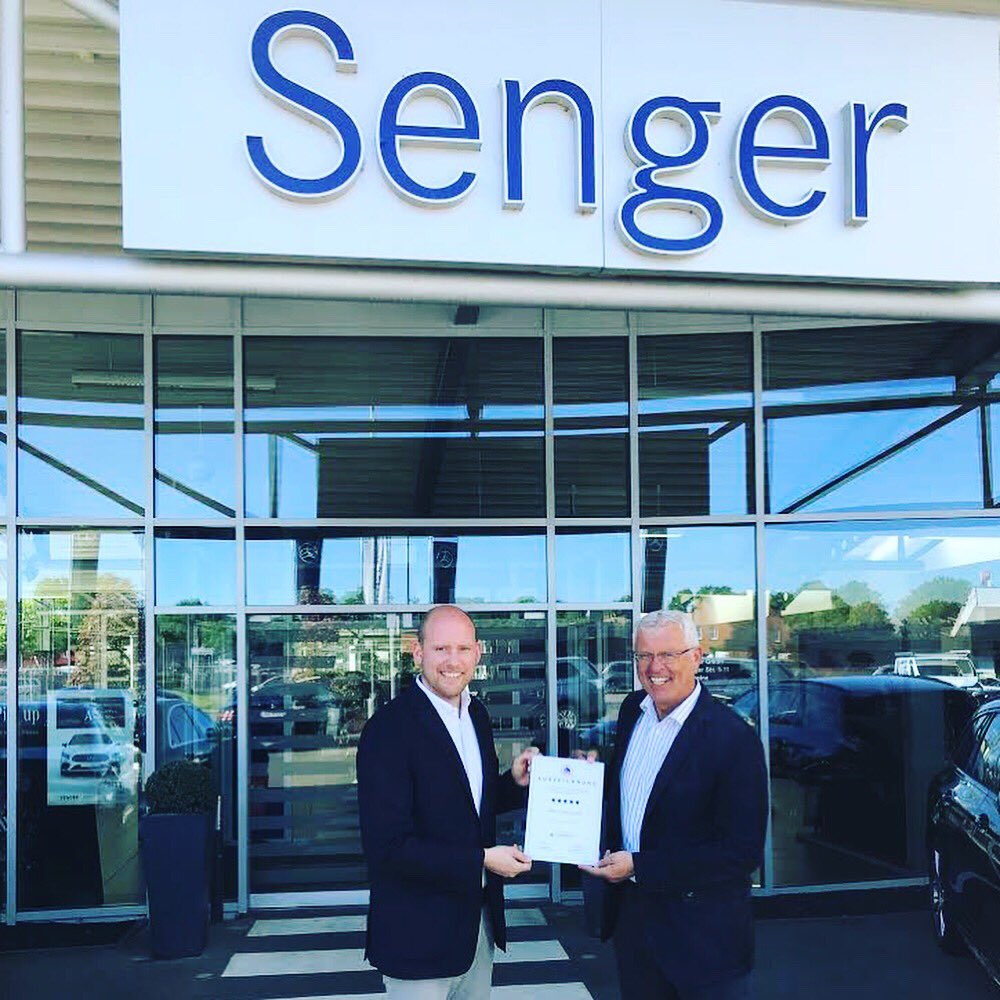 Autohaus_kenner's tweet photo. Strahlende Gesichter bei der Überreichung der AHK Auszeichnung bei @auto.senger ⭐️ Herzlichen Glückwunsch! 
.
#autosengergruppe  #ahkauszeichnung2018 #autohändler #rheine  #mercedesbenz  #volkswagen #audi #skoda #porsche https://t.co/rDf2ojf3lu