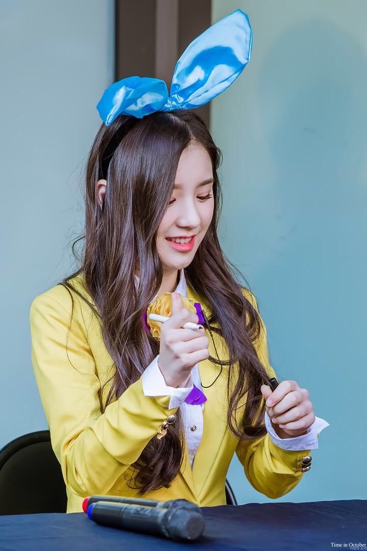 bestofheejin's tweet photo. — 161008 ♡.°୭̥
   ⤷ © time in october ˎˊ˗
    ꒰ #희진 ୨୧ #이달의소녀 ꒱ https://t.co/IOmXVV0hfK