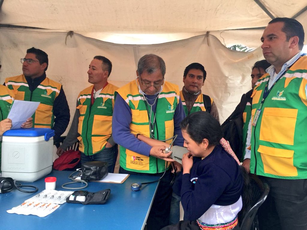 SaludImbabura's tweet photo. #AntonioAnte | #MédicoDelBarrio presente en el lanzamiento de la Campaña de Seguridad Ciudadana #ImbaburaJuntosMásSeguros. Junto a @goberimbabura @PoliciaEcuador @MarisolPenafiel @gastrocirugiaIm #SaludParaTodos https://t.co/RBjnJvHJHp