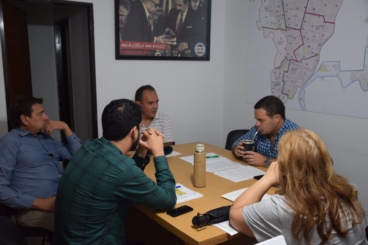 LeacGonzalez's tweet photo. #Ahora Con @marceloponcesf, Presentamos nuestro proyecto para crear un #InstitutoMunicipal de #BienestarAnimal 🐶🐱, junto a representantes de #ADDerA, #DignidadAnimal y la #SociedadProtectoraDeAnimales. https://t.co/fsW5knUcLJ