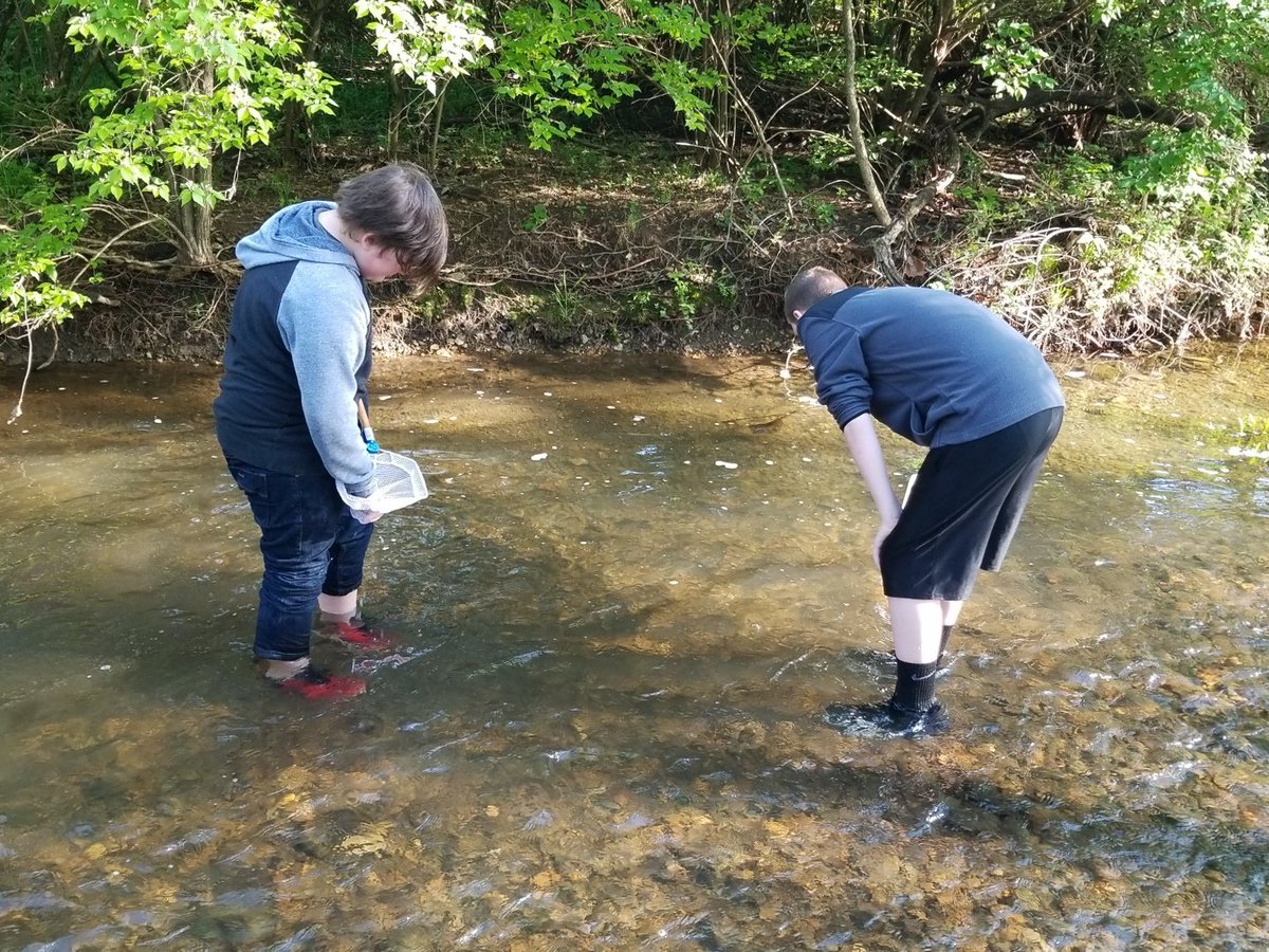 Coachwalk1021's tweet photo. OA crawdad hunters today. https://t.co/QhSNOUiutU