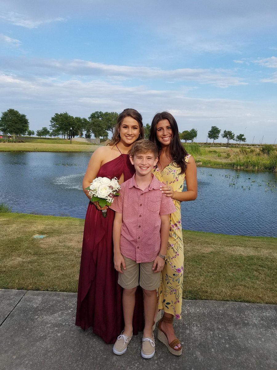 Love these pics #prom2018 #beautifulfamily #beautifuldaughter