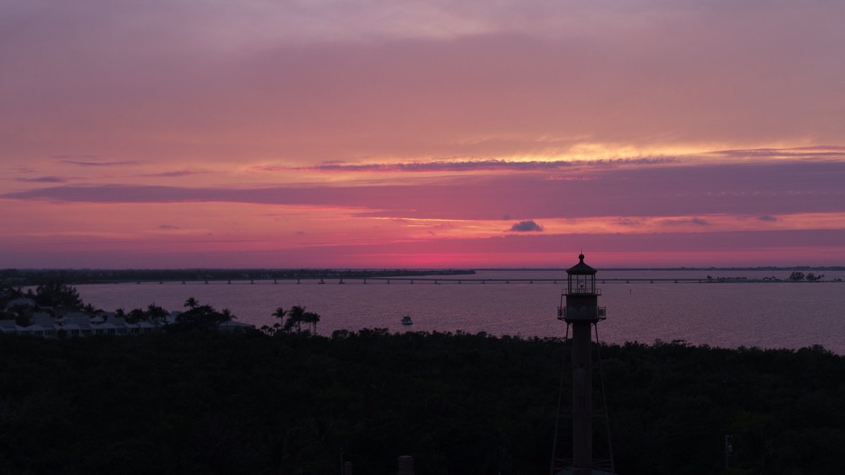 MeridianGroup's tweet image. Getting great drone footage with Lyfted Media on Sanibel Island for our client @SundialResort . #dronelife #funinthesundial #agencylife