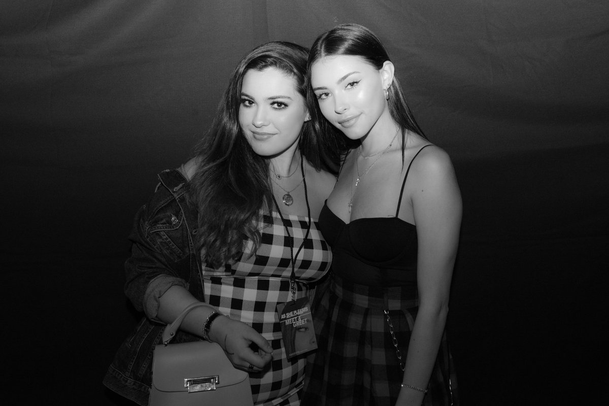 DailyMBeer's tweet photo. -NEW PHOTOS- Madison Beer with fans at the As She Pleases Tour Meet &amp; Greet in Austin, Texas

(May 4th, 2018) https://t.co/R8zeiprMQb