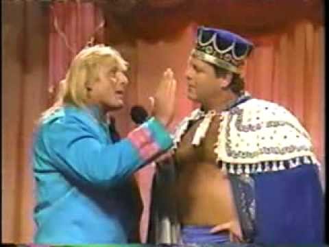 Happy Birthday to the late Owen Hart. 