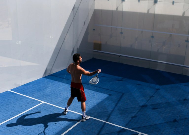 “This doesn’t solve squash’s elitism problem,” said Nima Olumi, of the new court at Hamilton Fish Park, “but it definitely helps. It gives access. It’s like a public golf course.”

Squash Without the Ceiling:
ow.ly/Q5uO30jRRm1
#SquashSport #PublicSquashCourt