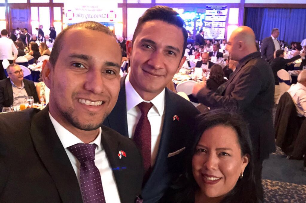agnunezs's tweet photo. Panamá presente en la Gala Benéfica de la Comunidad Marítima de Turquía #PanamaInTurkey #PanamaShipRegistry #MaritimeBusiness https://t.co/TDUUkw2u6v