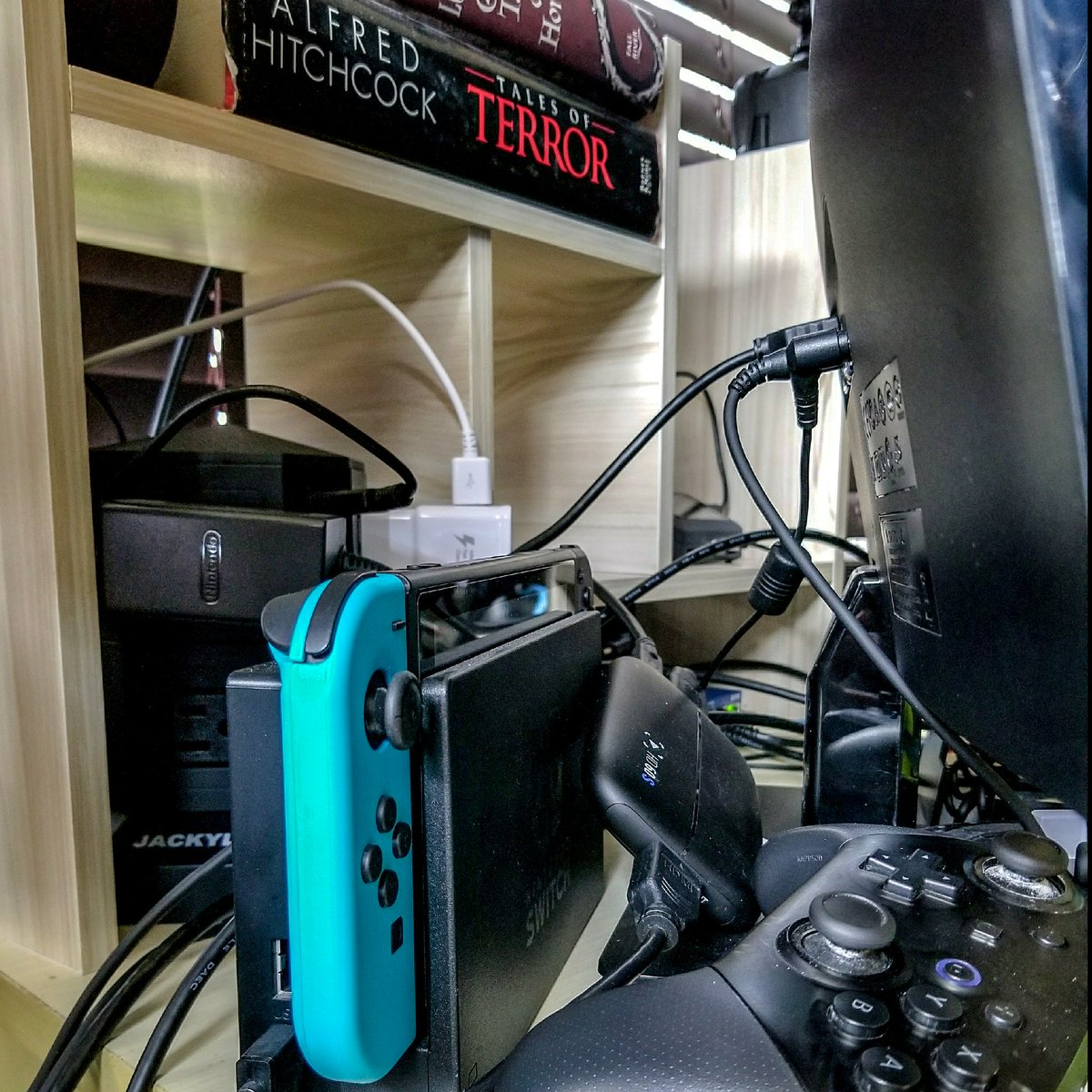 LUNstudios's tweet photo. #NintendoSwitch I love you, but you're makin a mess of the place rn. At least today is #Skyrim stream day!
Nakedborn & Afraid 1130am EST! https://t.co/syV4u81xX4
#Nintendo #Gaming #VideoGames #TalesOfTerror #BadCableManagement https://t.co/aHRRflpEq6