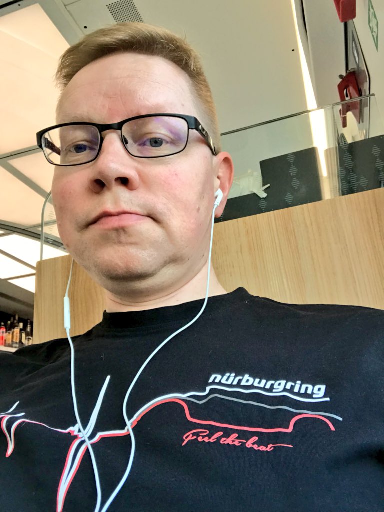 vaananent's tweet image. Here we go again with my trusty travel companion, @peakdesignltd #EveryDayBackPack. Destination Green Hell, via little detour through Bavaria (+ maybe Austria). 
#feelthebeat #Nordschleife #24hNBR #N24 #noreservations