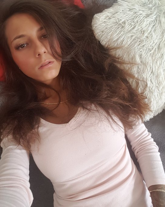 Krank 😷🤧 Und es ist hier so sch&ouml;nes Wetter 😟 Wie viel Grad sind es bei Dir? https://t.co/h2HT9p0cPV<a href="/tag/booty"class="tags"><span>#booty</span></a><a href="/tag/sexy"class="tags"><span>#sexy</span></a><a href="/tag/hot"class="tags"><span>#hot</span></a><a href="/tag/berlin"class="tags"><span>#berlin</span></a><a href="/tag/underwear"class="tags"><span>#underwear</span></a><a href="/tag/big"class="tags"><span>#big</span></a><a href="/tag/ass"class="tags"><span>#ass</span></a>