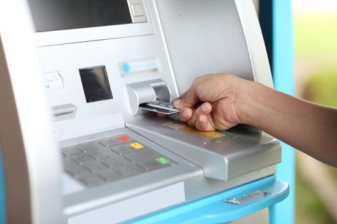Febelfin's tweet photo. Belgische bankkosten bevinden zich bij de laagste in Europa. In België kost een zichtrekening minder dan 50 EUR. In Frankrijk bv. meer dan 190 EUR. https://t.co/DQepwa5lxK https://t.co/jXbR7YRC46