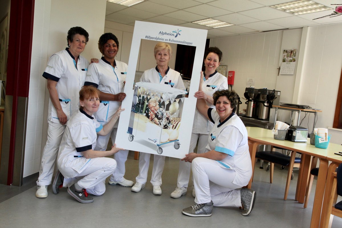Liliane Vanherf, #schoonmaaktopper van april, wist bijna 1.000 stemmen te verzamelen. Daarmee liet deze #schoonmaaktopper, al 16 jaar werkzaam bij Jessa ziekenhuis, alle andere toppers achter zich.

Bekijk haar film deze link:
youtube.com/watch?v=2UOwbC…