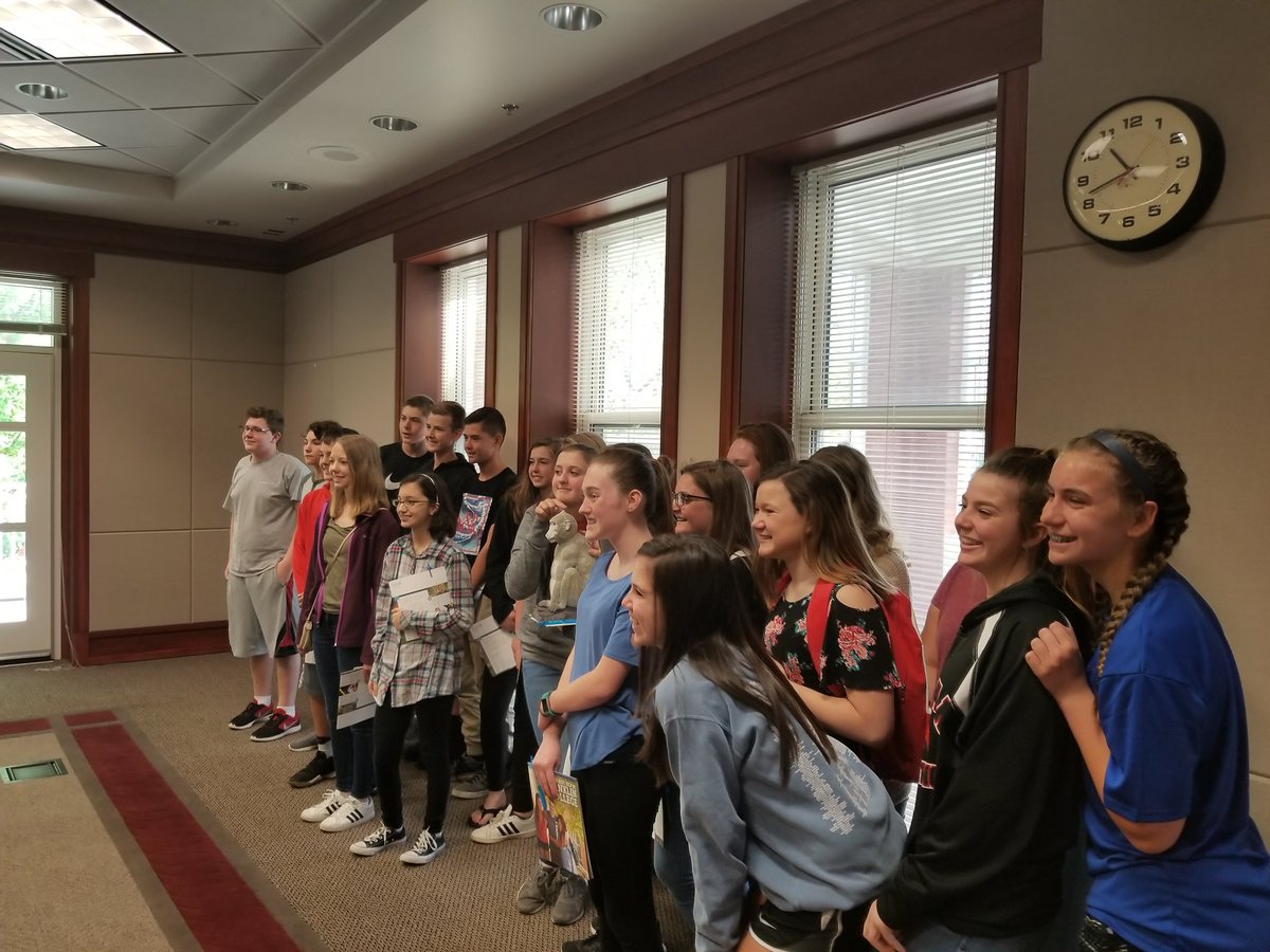 CoachJB4's tweet photo. Had a great time @FranklinCollege today on our middle school visit @SDMSTrojans ! Kids liked the atmosphere, food, &amp; of course me reminiscing about my amazing college experience! #griz4life #SDLearningtoLead https://t.co/vK1DSwuCZq