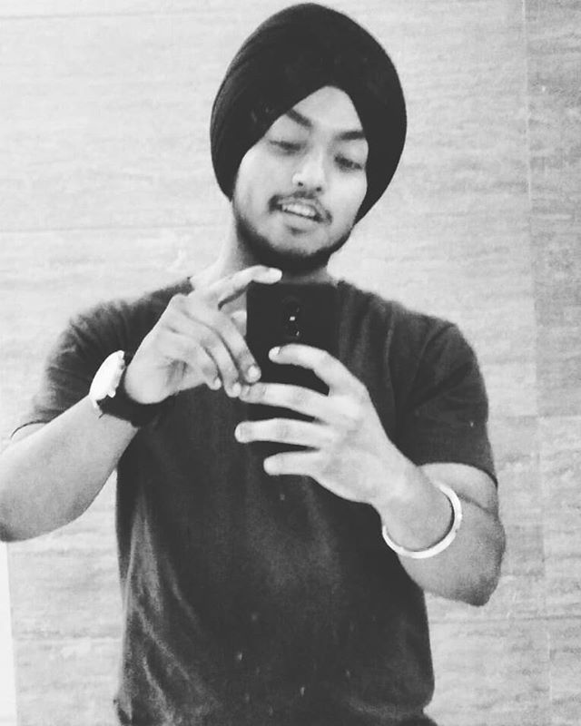 ___LOVEPREET___'s tweet photo. #stylish_singh✌ https://t.co/SHwE4GxoDp