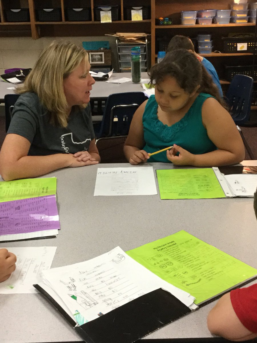 DrMacieKerbs's tweet photo. Mrs Hanson supports her 2nd grade poets by cutting apart the checklist and using it to label the matching parts or set new goals. Then, she works one-on-one with Ss to support reflection and goal-setting. #EMSWrites #TCRWP https://t.co/DDxHmQlyOD