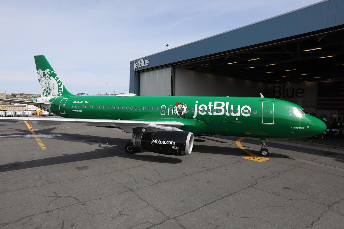 celtics's tweet image. .@JetBlue goes green. Introducing the newest member of the Celtics family, #LuckyBlue ✈️ #CUsRise