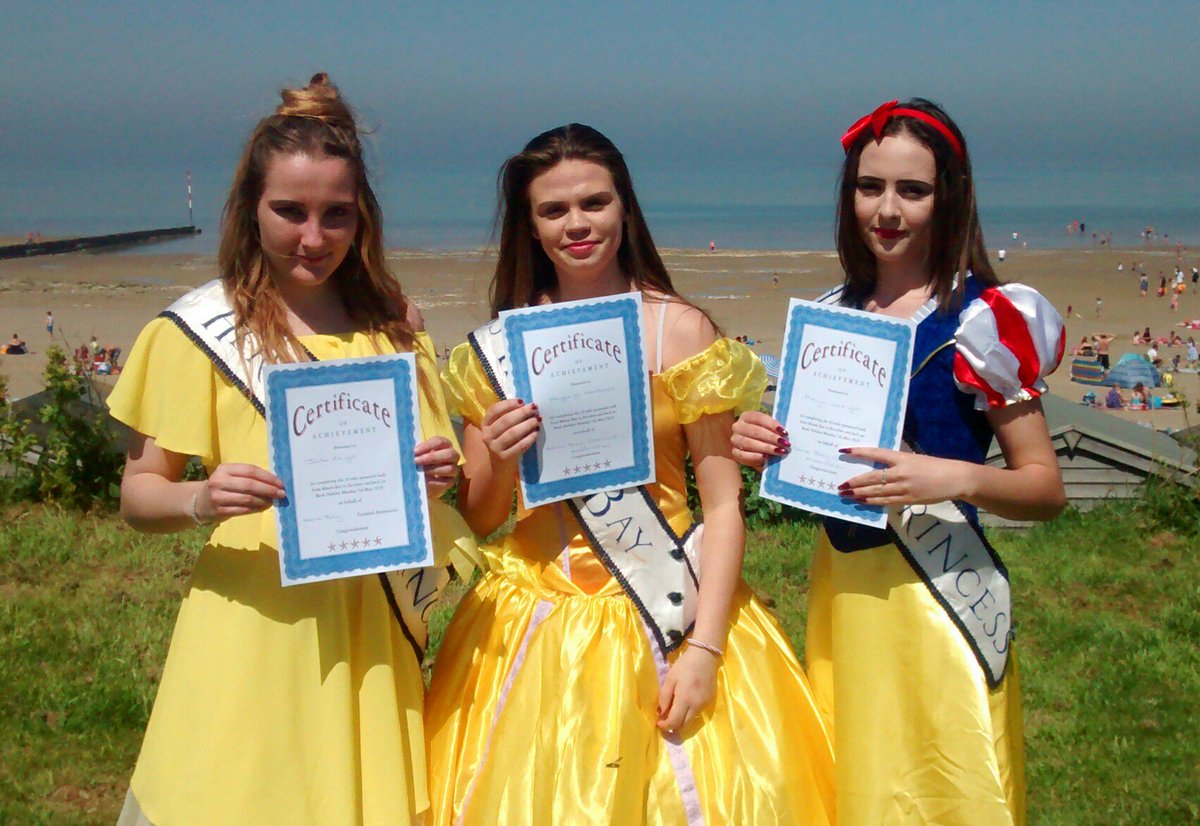 HBCarnival's tweet photo. The 2018 #HerneBayCarnival Court of Hayleigh (c), Anya (r) & Jade (l) having received their certificates to show the completed the #Annual #AKCO 10K+ event earlier.
#Congratualtions to all 3 as was pretty hot out there today. https://t.co/SfNJi0pIfU
