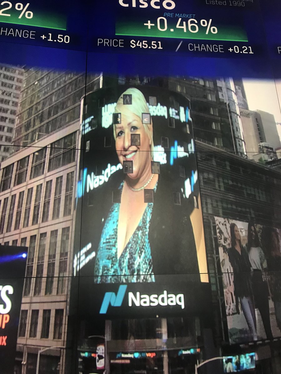 Bucket List! Face on Times Square ✅ Today at the Stock Market Ringing the Bell. Together with the #LUNGFORCE Initiative.  What an honor! 🌀🌀