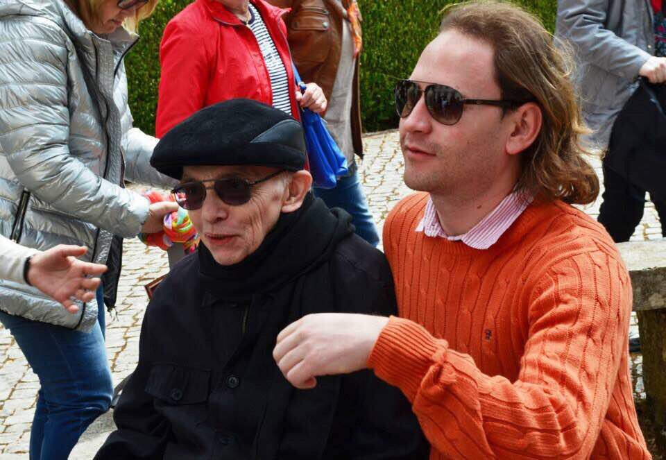 CVasquezU's tweet photo. Hoy, como todos los 7 de mayo, celebro tu nacimiento mi amado Maestro. Todos tus hijos seguiremos contando los años porque en nosotros vives y vivirás infinitamente. Celebramos tu vida. Celebramos tu obra:  @elsistema #BravoMaestroAbreu https://t.co/Tdz39VZOSm
