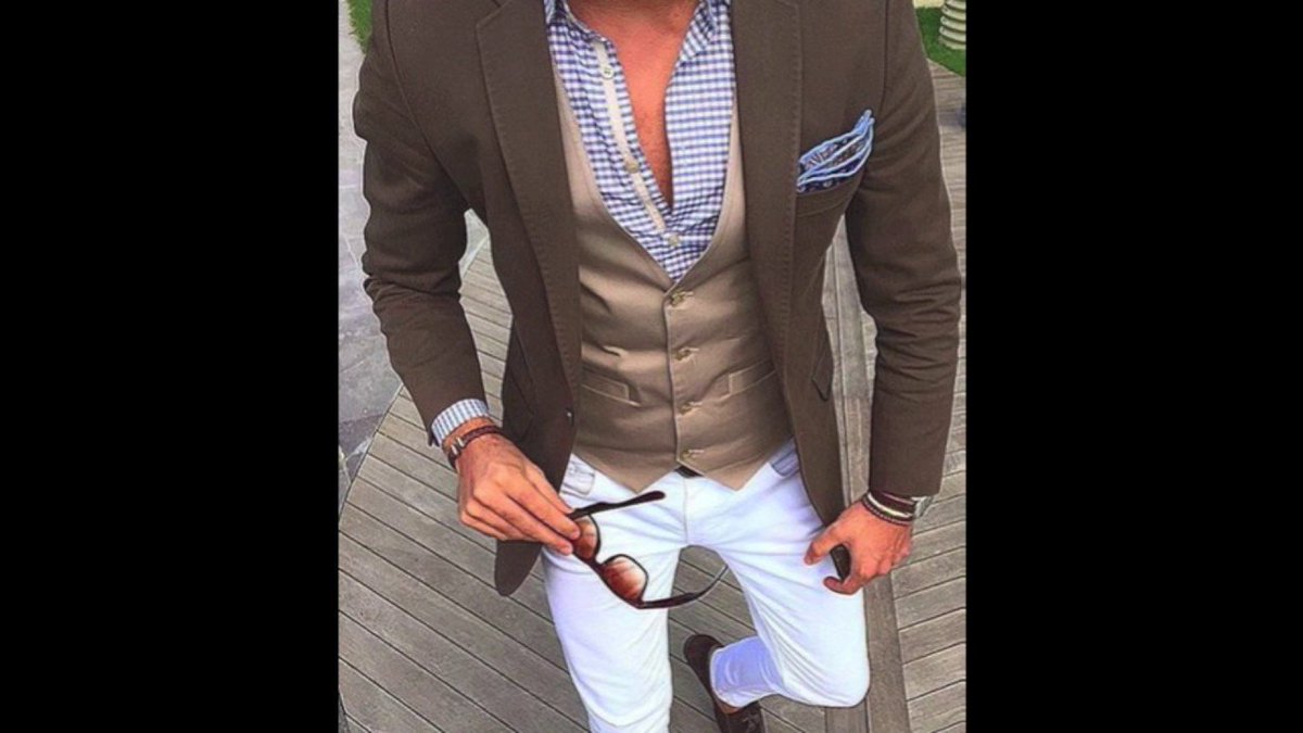 AlSelvaggio's tweet photo. El pañuelo en la chaqueta que no falte  😎 #moda #Gentleman https://t.co/LDmSgFNbkP