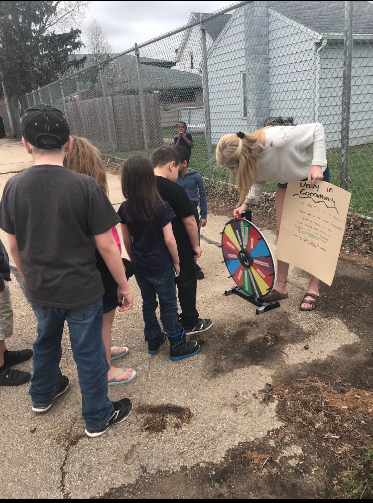 mrazh2611's tweet photo. #unityoshkosh Went to Smith school to help educate kids about the event Unity In Community. Thank you to everyone that showed up and supported the diversity in Oshkosh. https://t.co/oocXeLYkS5