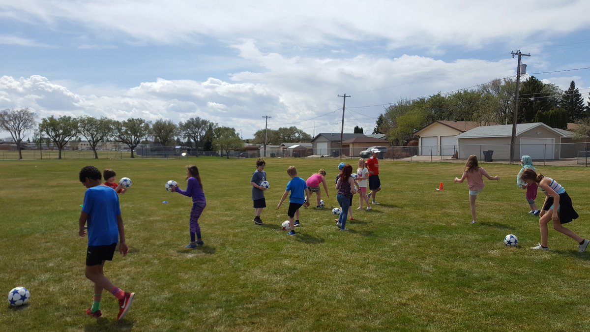 Ecole_STA's tweet photo. We 💗 our custodian, M. Franco. Among his many talents, he has been sharing his soccer skills with students on Fridays! https://t.co/pf7XgSn1Uy