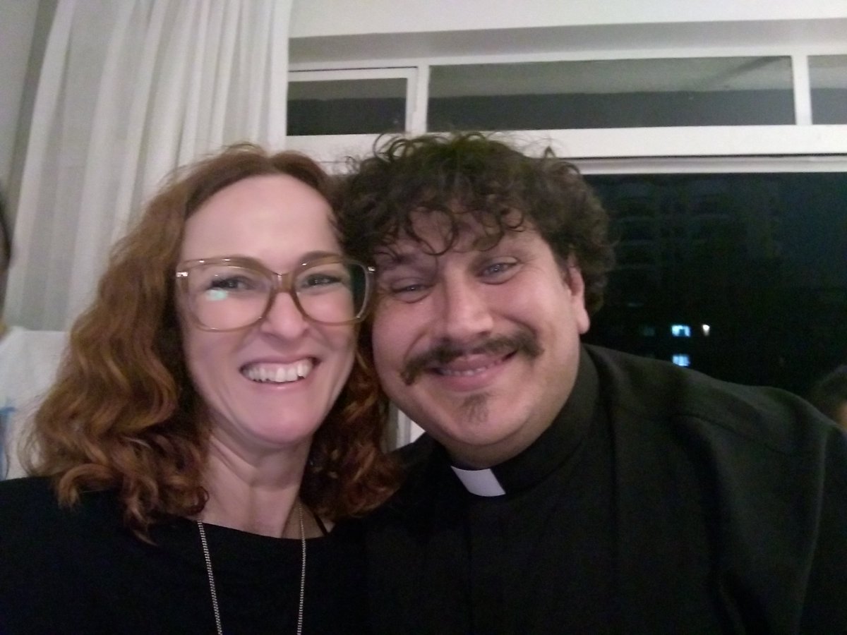 "a bença" Padre?

@EvandroMChef 
#MasterChef 
#MasterChefBrasil 
#putzgrila