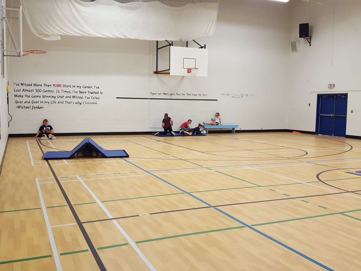jessmarshall29's tweet photo. change of scenery for our reading time!! So much room for activities!!! #CSD71 #bvalleyschool https://t.co/IHDAtBS8pv