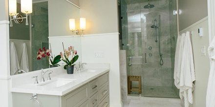 DDACanada's tweet photo. Take a look at this year's award-winning bathrooms from 6 decorators and designers from across Canada: https://t.co/eGvFfdUQzB #interiorstyling #interiordecor #BeforeandAfter #DDAcompetition https://t.co/wNzjx9vS5Z