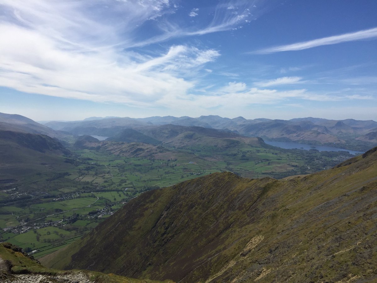 steele_simon's tweet photo. Blencathra achieved! Amazing #beautifulwalk @armathwaitehall @JuliaBradbury @pobhotels @JasonChambers via sharp edge https://t.co/mgVyOvDTgO