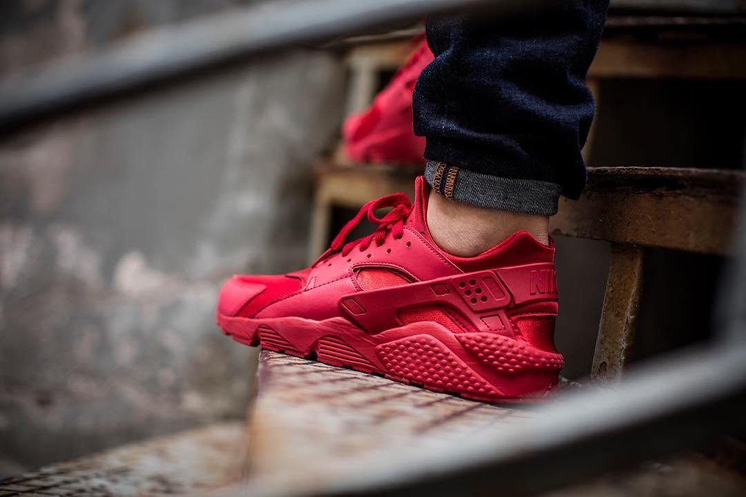 nike air huarache varsity red