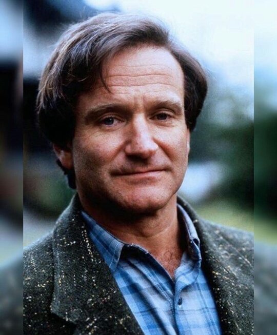 كل مايحتاجه الامر هو ابتسامه مزيفه جميله لأخفاء روح مصابه ولن يلاحظو أبدا كم انت محطم حقا 

- روبن ويليامز الذي مات منتحرا في ٢٠١٤م.