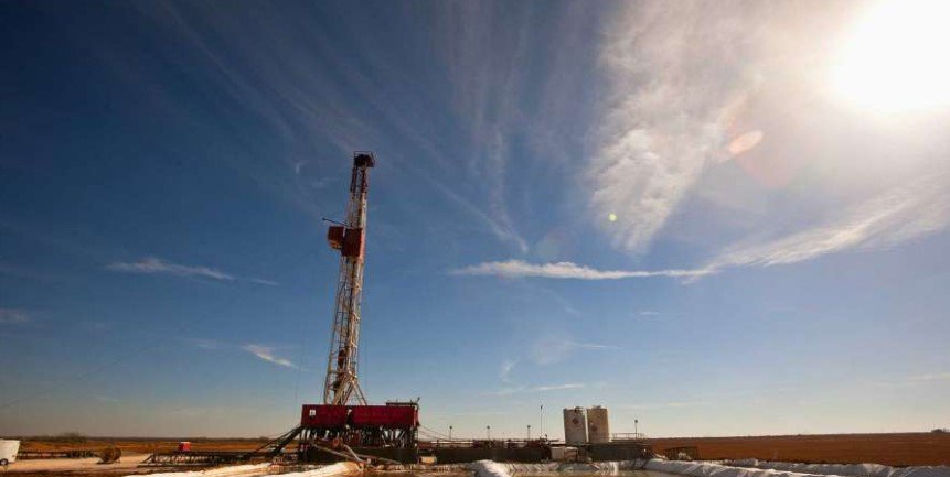APIenergy's tweet photo. US adds more #natgas and #oil rigs -- up to 1,032, the highest number since 2015: https://t.co/Oh1ufLNqx3 https://t.co/XO8p31WBqE