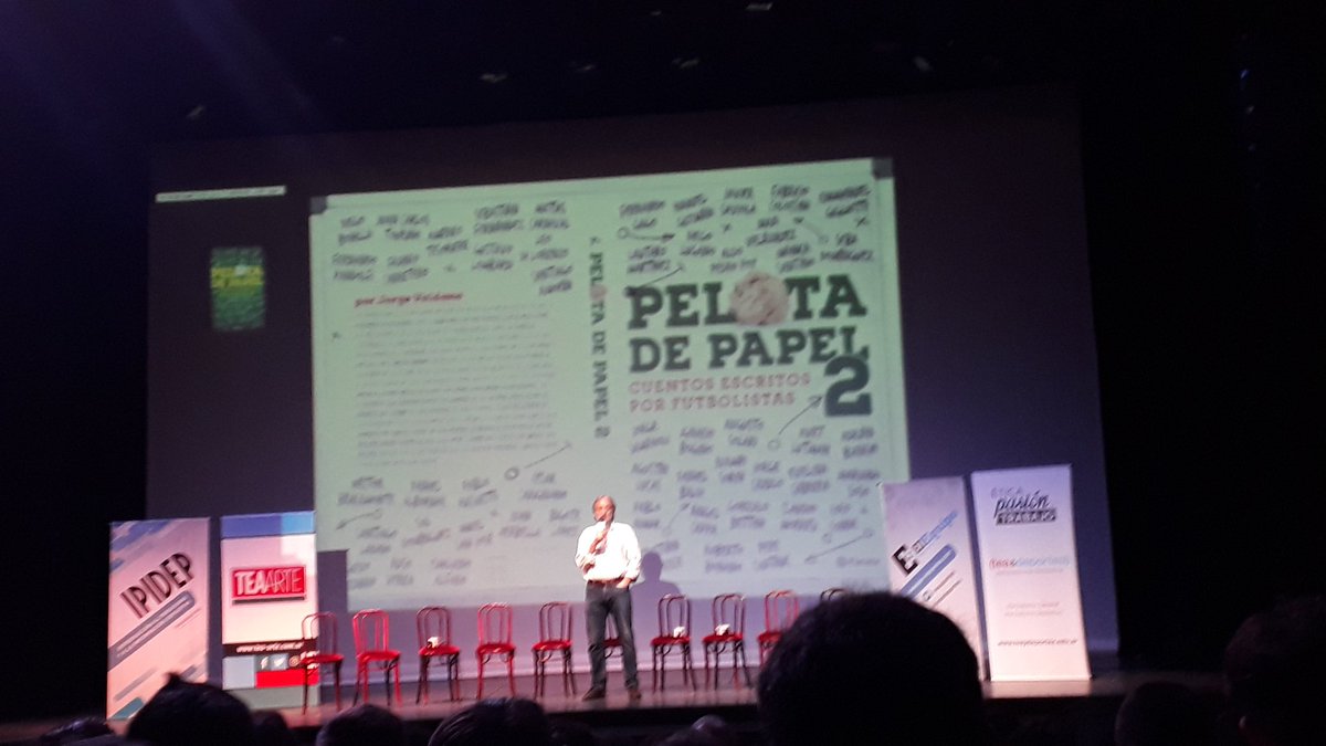 DecimeQue1240's tweet photo. En el Teatro Astral ya se comenzó la presentación de Pelota de Papel 2. Libro en el que participaron jugadores como Fernando Gago y Héctor Bracamonte. https://t.co/0ev12UHPv1