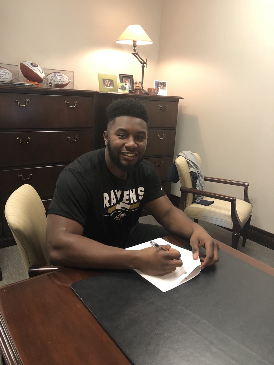 _MylesHump's tweet photo. Psalm 37:4 “Take delight in the Lord, and he will give you the desires of your heart. “ Officially a Baltimore Raven! https://t.co/Q4huCWMszU