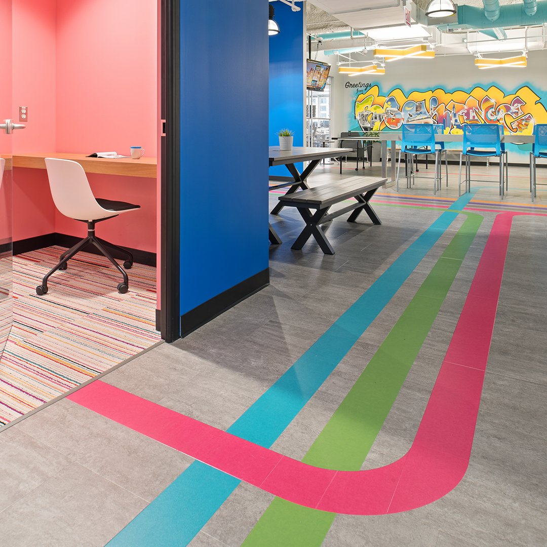 ArmstrongFloor's tweet photo. Designed by @HOKNetwork, the Chicago @bookingcom headquarters is filled with stunning, unique designs and pops of color. Tour the rest of the beautiful space featuring our Natural Creations Collection with Diamond 10 Technology: https://t.co/H7jDh6FhKJ. #FlooringFeature https://t.co/1h0lNoKNFi