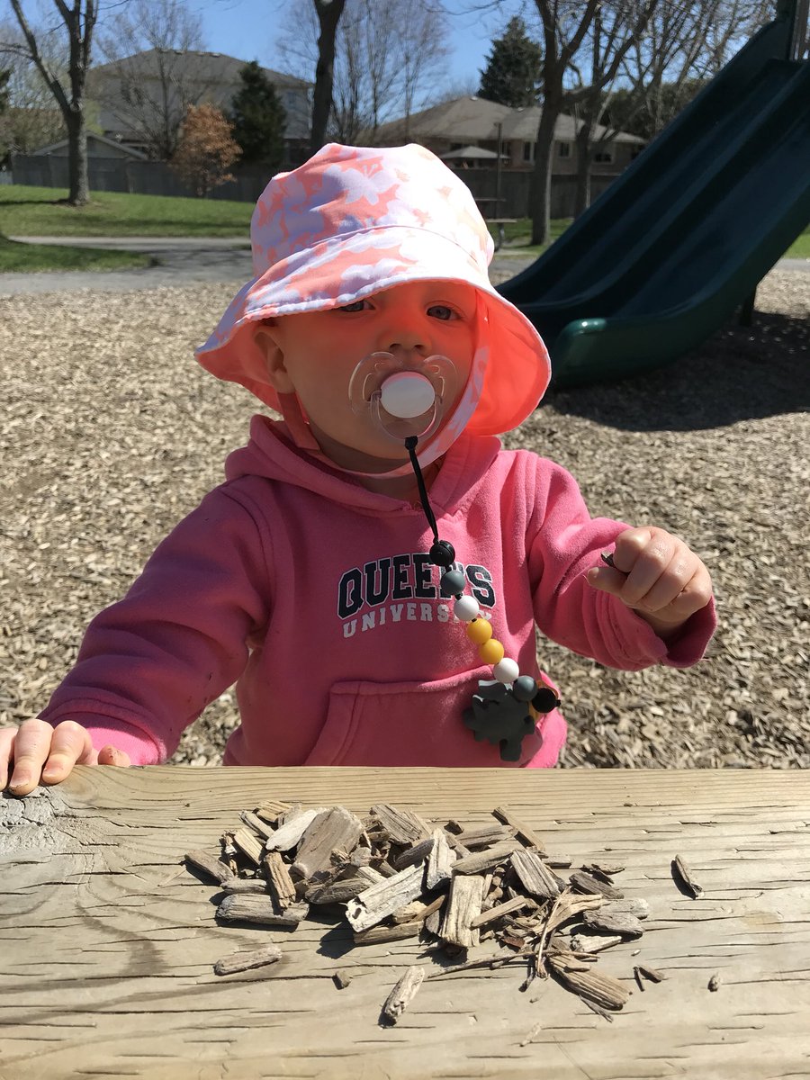peterbearse's tweet image. Wonderful quiet morning to #SitLessKFLA at the park! Being sun safe in our bucket hat and @queensu hoodie! #SuperCute