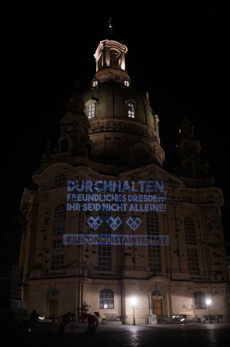 Ralfinator0311's tweet photo. Durch Dresden spazieren kann man auch ohne dumme, rassistische Parolen zu brüllen.
Vor allem, wenn einem der Sinn nach dieser schönen Stadt steht.

#DresdenZeigtWiesGeht 
#AufDieStrasse 
#SchliesstEuchAn
#DresdenIstNichtAllein
#DurchhaltenDresden
#LovelyPlanet https://t.co/xqsH0IvqKT