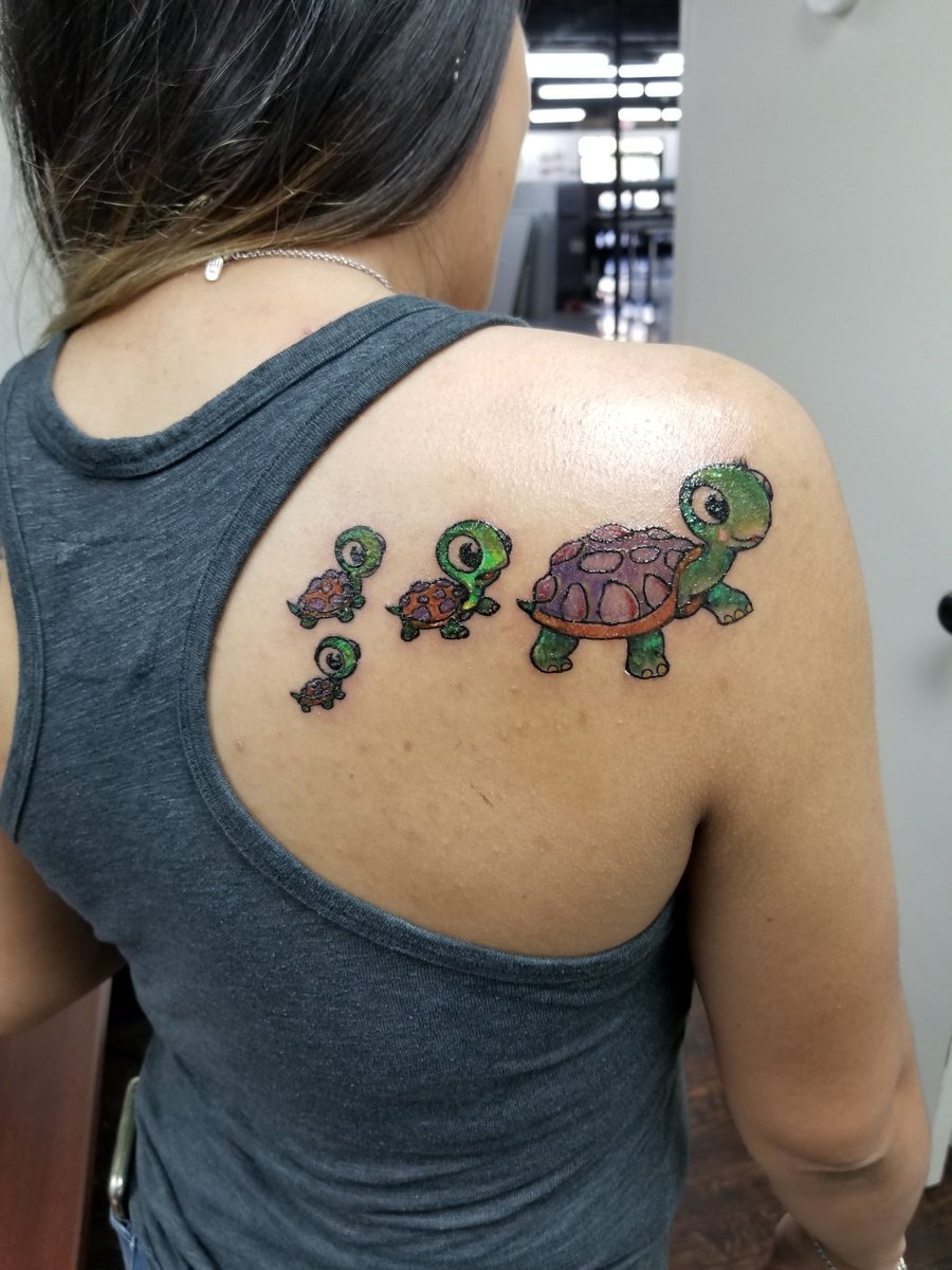 joshuadavidart's tweet photo. Tattoo commision! Inked with pigma micron .005 and colored in photoshop. #tattoo #tattoos #art #draw #doodle #drawing #inking #illustration #tattooist #tattoomodel #cartoon #draw #drawing #pigmamicron #turtle #turtlefamily #mother #motherturtle #commision https://t.co/RccjOBIOVP