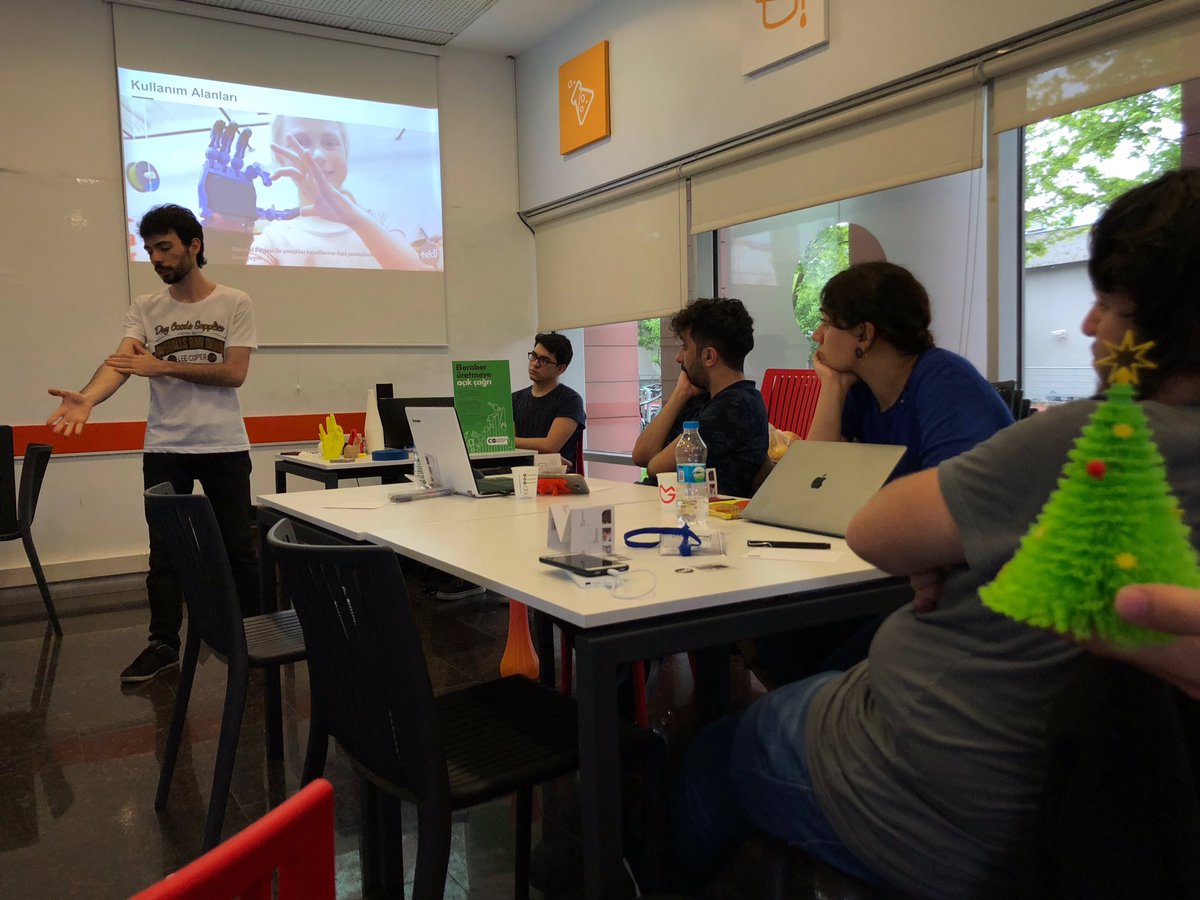 XometryTR's tweet photo. İTÜ Girişimcilik Kulübü ve İTÜ Ginova'nın düzenlediği @failureweek'de #3Dprinting'in temellerini anlatıyoruz! https://t.co/0145rg8u3a