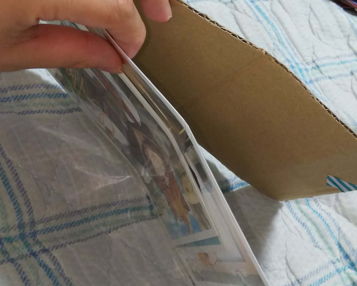 悠遠 眠たい もちろんブロマイドは折れ曲がり くっきりと線が残っておりました 缶バッジも2 3点ほどをまとめて プチプチでつつんであり 傷や凹みは無かったもののかなり不安のある梱包でした 悠遠 眠たい もちろんブロマイドは折れ曲がり くっきりと線が残っておりました 缶バッジも2 3点ほどをまとめて プチプチでつつんであり 傷や凹みは無かったもののかなり不安のある梱包でした
